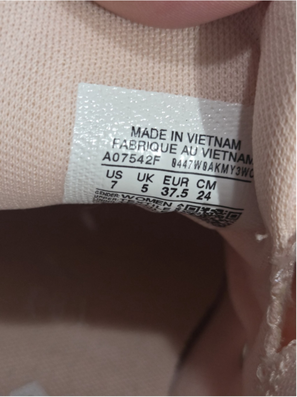 Girls Size 7 Converse Sneakers - Picture 4 of 4